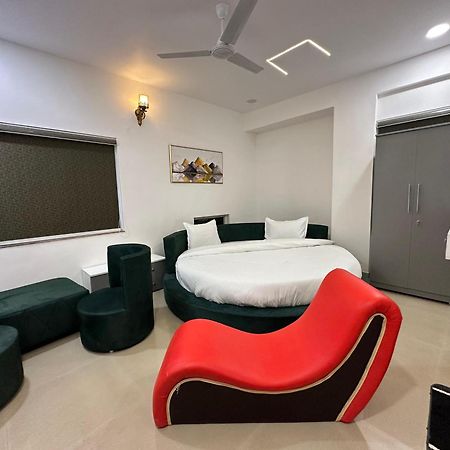 Hotel O The Leela Inn Poona Buitenkant foto