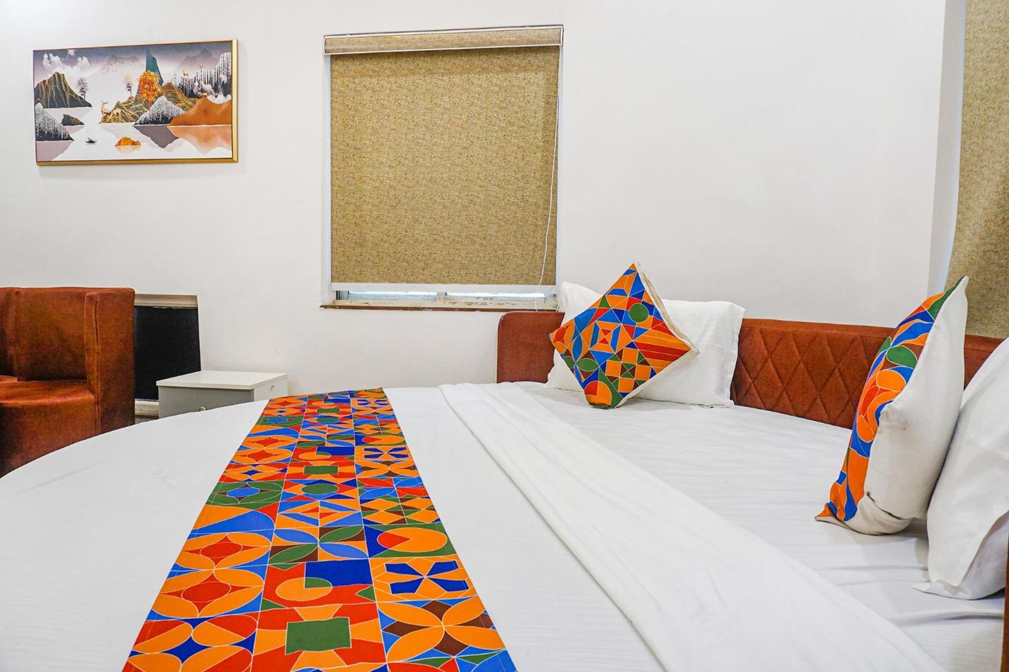 Hotel O The Leela Inn Poona Buitenkant foto