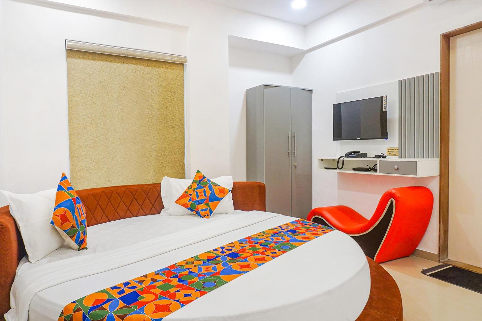 Hotel O The Leela Inn Poona Buitenkant foto