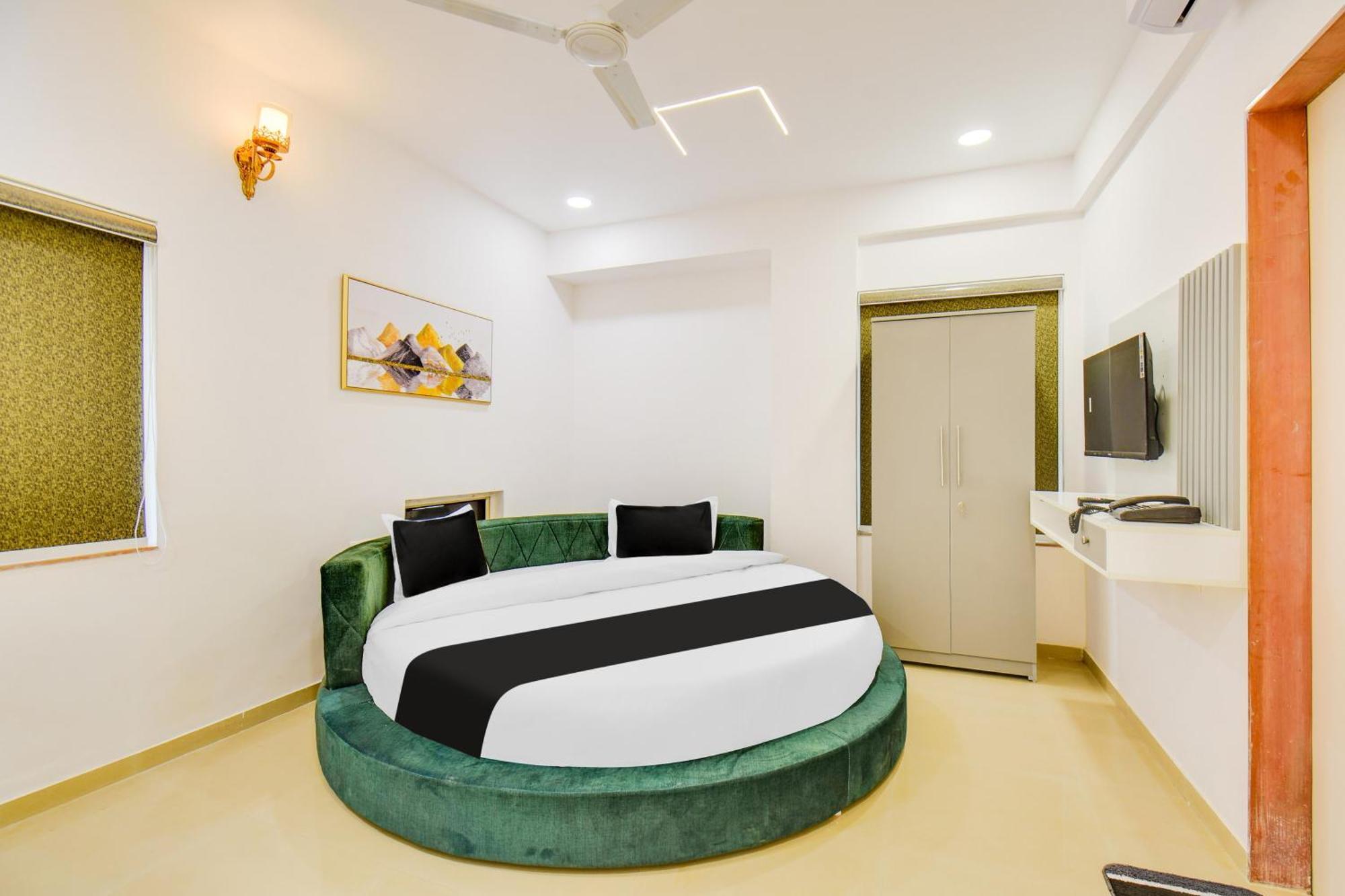 Hotel O The Leela Inn Poona Buitenkant foto
